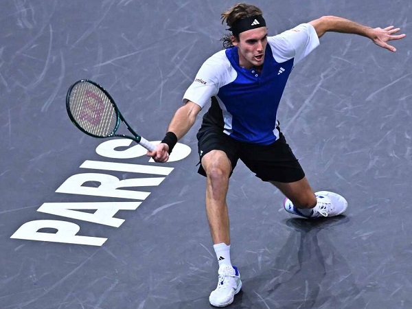 Stefanos Tsitsipas Menangkan “Dua Pertarungan” Di Laga Pembuka Paris