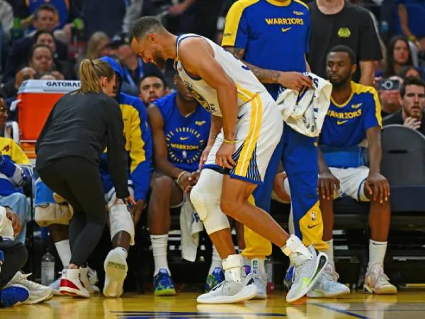 Steph Curry Alami Cedera Pergelangan Kaki, Warriors Tidak Khawatir