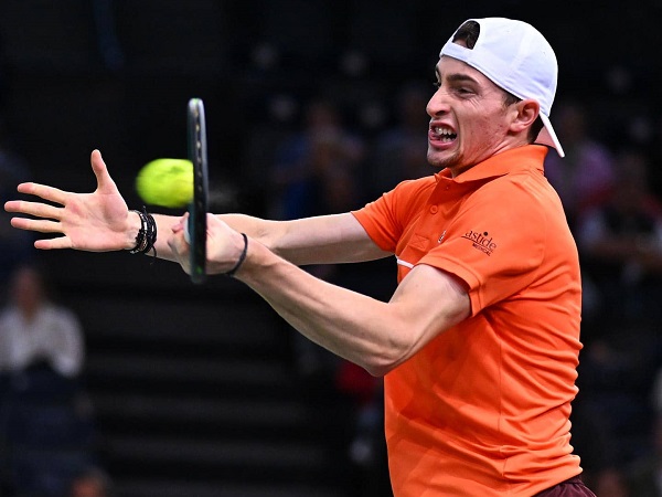 Ugo Humbert Bertahan Dari Amukan Brandon Nakashima Di Paris