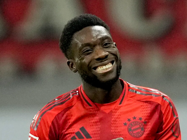 Meski Bakal Hengkang, Alphonso Davies Akui Terkesan dengan Kompany