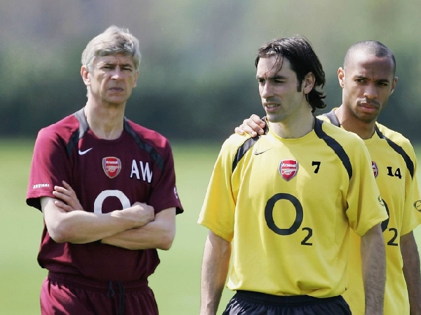 Robert Pires marah besar pada Arsene Wenger selama akhir kariernya di Arsenal