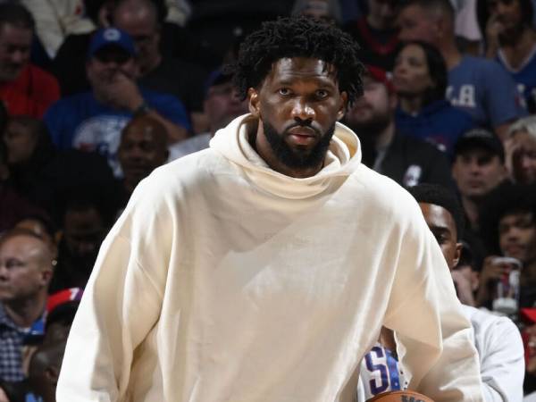 Joel Embiid ambil bagian dalam beberapa latihan lima lawan lima dalam beberapa hari terakhir. (Foto: AP)