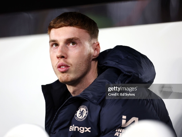 Cole Palmer hanya bisa menyaksikan kekalahan Chelsea atas Newcastle United