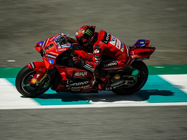 Francesco Bagnaia lega bisa sabet pole di GP Malaysia.