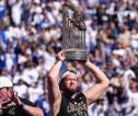 Clayton Kershaw Nikmati Parade Dodgers Yang Telah Lama Ditunggu-Tunggu