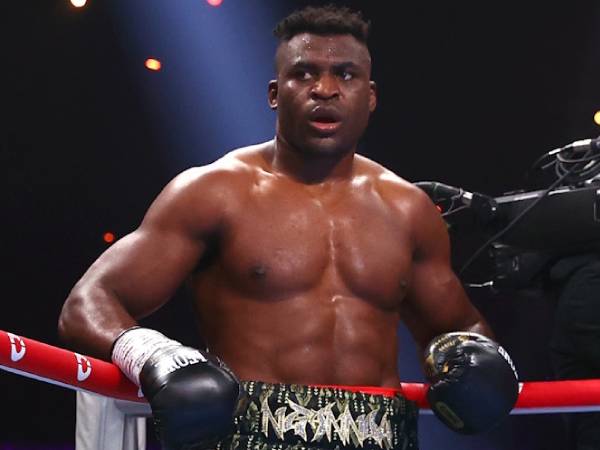 Francis Ngannou terus memiliki banyak pilihan, dan beberapa di antaranya mungkin akan terjadi di dalam ring, bukan di atas Octagon. (Foto: Fight TV)