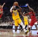 LeBron James Memuji Pergerakan Bola Lakers Saat Kalahkan Raptors