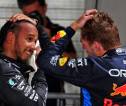 Lewis Hamilton Mengucapkan Selamat ke Verstappen