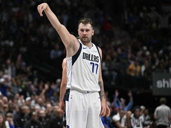 Luka Doncic Pimpin Mavericks Menghancurkan Magic