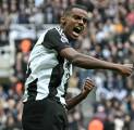 Newcastle United Kalahkan Arsenal, Alexander Isak Puji Peran Fans