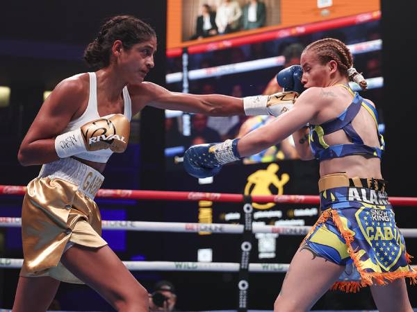 Gabriela Fundora (kiri) dan Gabriela Alaniz. (Foto: Golden Boy Promotions)