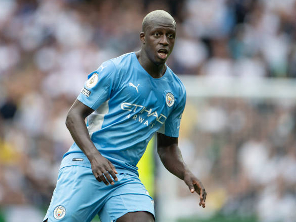 Hakim Putuskan Benjamin Mendy Berhak Atas Sebagian Gaji yang Ditahan City