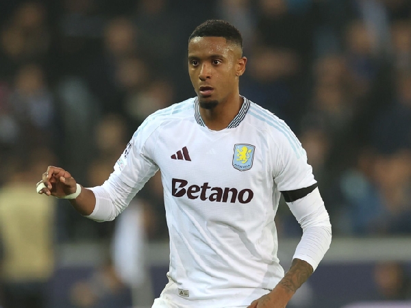 Bek Aston Villa, Ezri Konsa