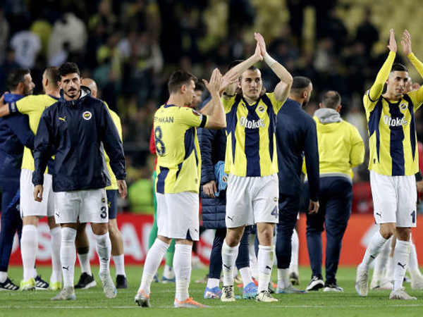 Fakta Menarik Jelang Laga AZ vs Fenerbahce di UEL