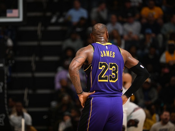 LeBron James akui Lakers kewalahan ladeni Grizzlies.