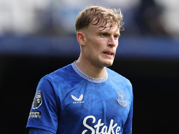 Manchester United telah lama dikaitkan dengan bek Everton, Jarrad Branthwaite