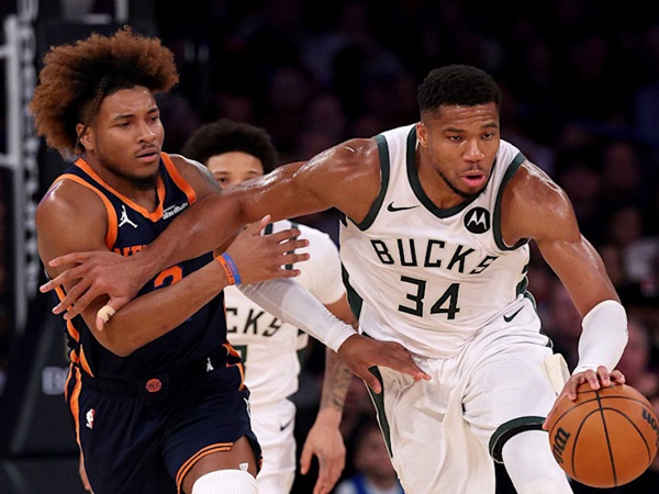 Giannis Antetokounmpo Angkat Bicara Usai Dibantai Knicks