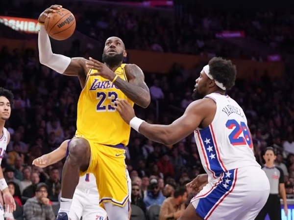 Los Angeles Lakers Kembali ke Jalur Kemenangan Usai Libas Sixers