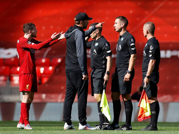 David Coote Hina Jurgen Klopp, Insiden Lawan Burnley Kembali Mengemuka