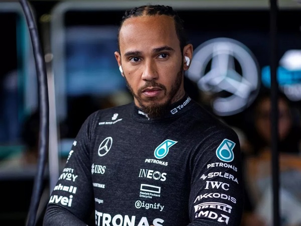 Lewis Hamilton Bakal Jajal Mobil Ferrari 2022 di Riyadh