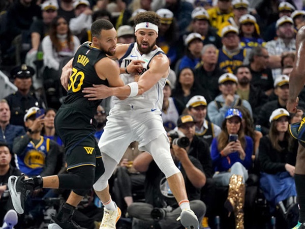 Stephen Curry Rusak Kembalinya Thompson ke Warriors