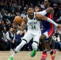 Giannis Antetokounmpo Mengamuk, Bawa Bucks Libas Pistons