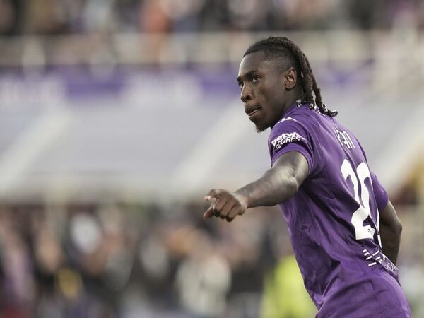 Striker asal Italia yakni Moise Kean, mengungkap rahasia performa impresifnya bersama Fiorentina di musim 2024/25 / via Getty Images