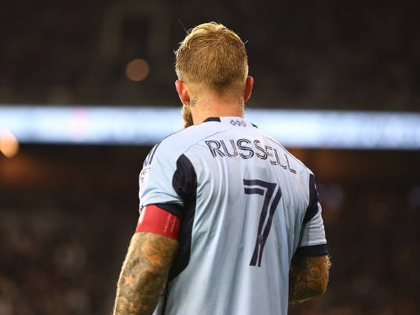 Perpisahan Emosional, Johnny Russell dan Tim Melia Tinggalkan Sporting KC