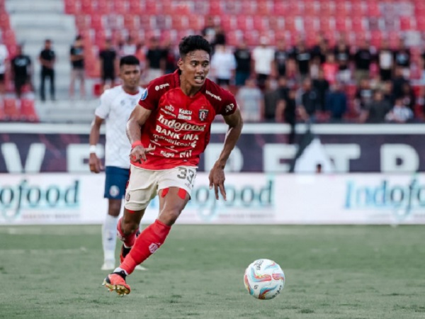 Pemain bertahan Bali United, Andhika Wijaya