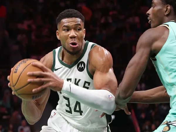 Giannis Antetokounmpo Bikin Bucks Alami Kekalahan dari Hornets