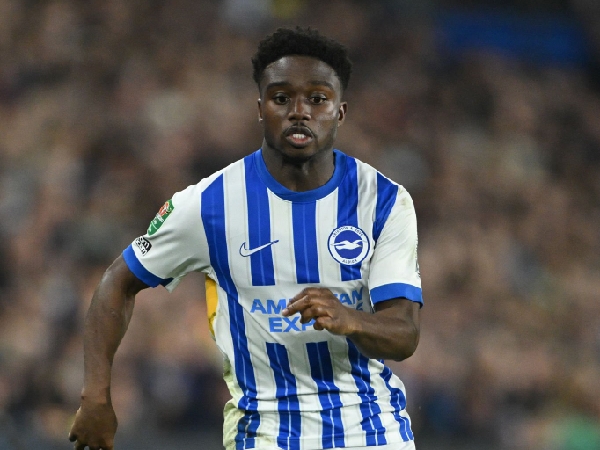 Bek kanan Brighton, Tariq Lamptey, berada dalam pantauan West Ham