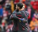 Alisson Becker Atau Caoimhin Kelleher? Slot dan Legenda Klub Beda Pendapat