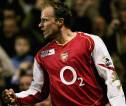 Lee Dixon Kenang Momen Adu Jotos dengan Dennis Bergkamp