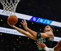 Boston Celtics Berikan Cavaliers Kekalahan Pertama di Piala NBA