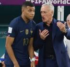 Didier Deschamps Jelaskan Alasannya Ubah Formasi Prancis saat Hadapi Italia