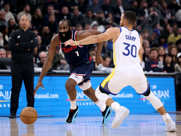 James Harden pesimistis bisa pecahkan rekor three point Stephen Curry.