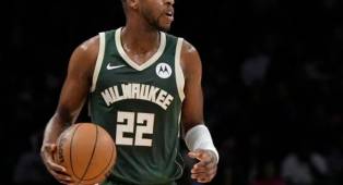 Khris Middleton Dinyatakan Pulih Secara Medis