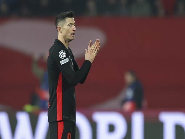 Robert Lewandowski Cerita Hampir Bergabung dengan MU