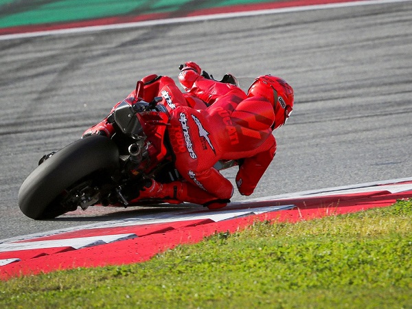 Marc Marquez sadar tidak mudah atasi tekanan sebagai pebalap tim pabrikan.