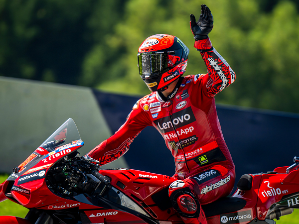 Francesco Bagnaia menentang penerapan radio tim.