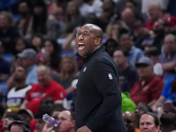 Mike Brown frustasi lihat Kings dipermalukan Clippers.