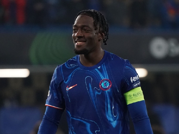 Napoli ingin meminjam bek Chelsea, Axel Disasi