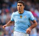 Rodri Tak Sabar Tunjukkan Trofi Ballon d'Or Pada Fans Man City