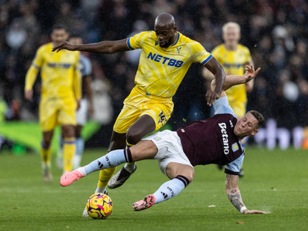 Aston Villa Akhiri Tren Kekalahan Meski Gagal Kalahkan Crystal Palace