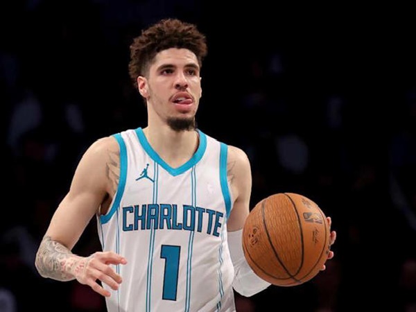 LaMelo Ball Cetak 50 Poin, Hornets Dikalahkan Bucks