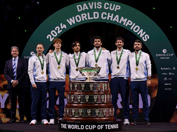 Italia Makin Bersinar Usai Sandingkan Trofi Davis Cup Dan Billie Jean King Cup