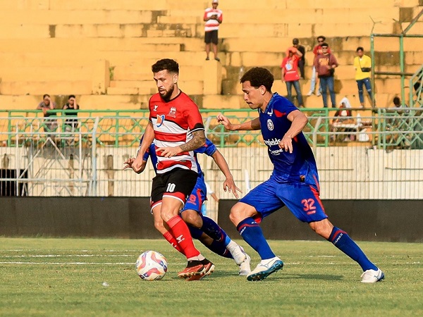 Gelandang Madura United, Iran Junior di laga kontra Arema FC