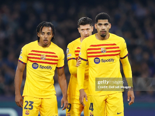 Duo Barcelona, Jules Kounde dan Ronald Araujo, jadi incaran Chelsea