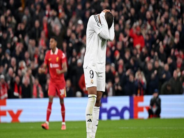 Salah satu eks gelandang Real Madrid bilang kalau kualitas Kylian Mbappe tak lebih bagus dari Joselu, pasca El Real keok 0-2 dari Liverpool di lanjutan laga Liga Champions (28/11) / via Getty Images