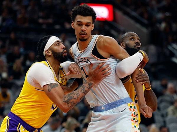 Los Angeles Lakers Hentikan Kekalahan Beruntun dengan Bungkam Spurs